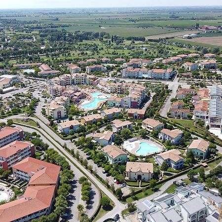 Altanea Apartments Con Piscina Каорле Екстер'єр фото
