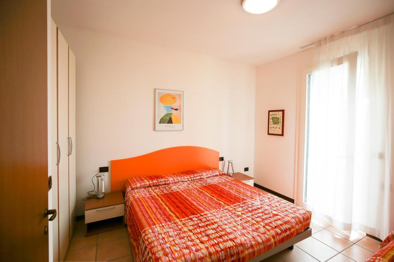 Altanea Apartments Con Piscina Каорле Екстер'єр фото