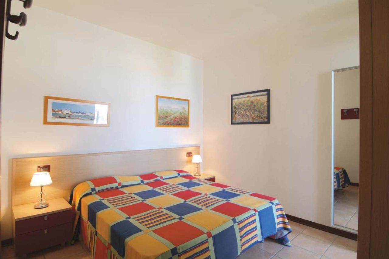 Altanea Apartments Con Piscina Каорле Екстер'єр фото